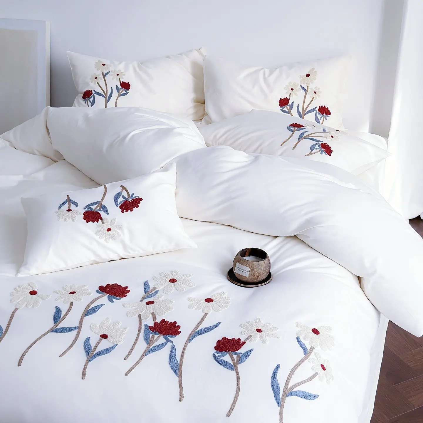 3pcs Embroidered Flower Decorative Bedroom Bedding Set, Includes 1 Duvet Cover and 2 Pillowcases, Soft Fabric, Zipper Design, All Seasons, Soft Floral Bedding Sets
