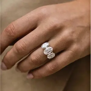 1pc Luxurious Delicate Oval White Cubic Zirconia Decorative Ring , Timeless Engagement and Anniversary Jewelry , Great Gift for Her