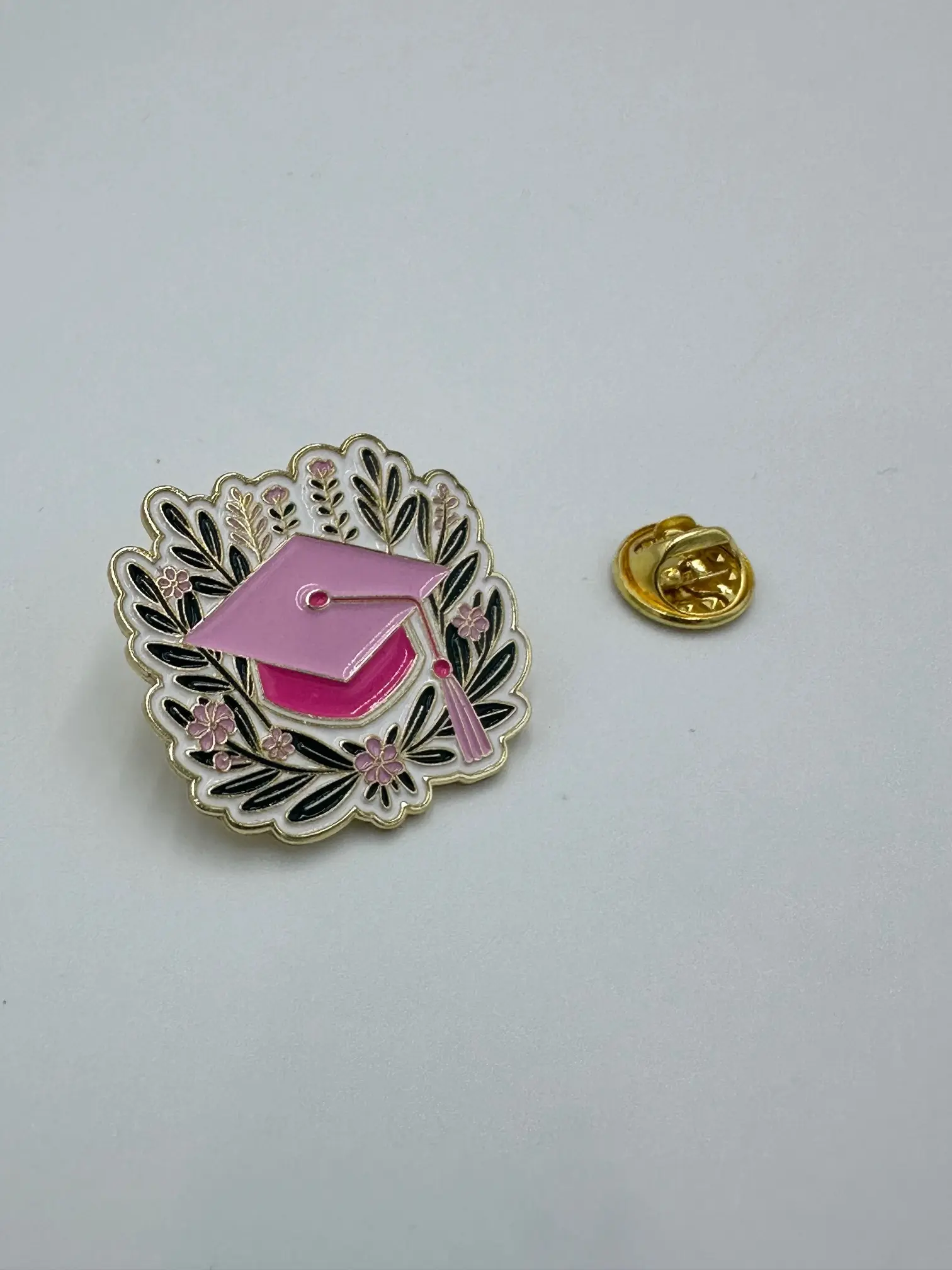 Pink Graduation Cap Floral Wreath Enamel Pin – Class of 2026 Gift