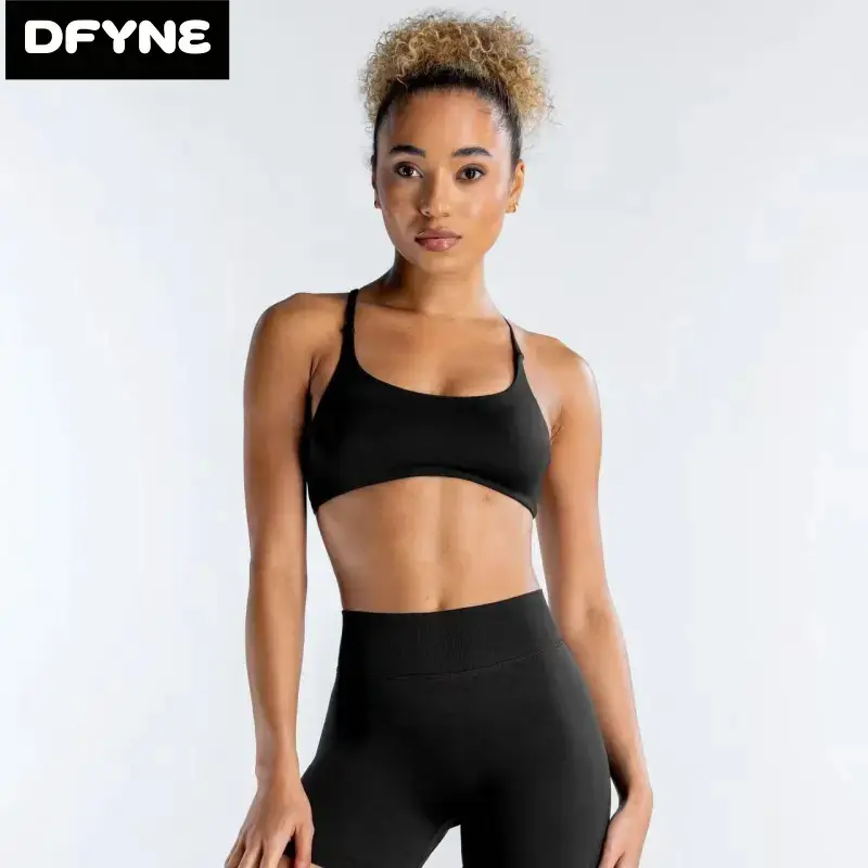 DFYNE Women's Black Sports Bra & High-Waist Leggings Set for Yoga & Fitness