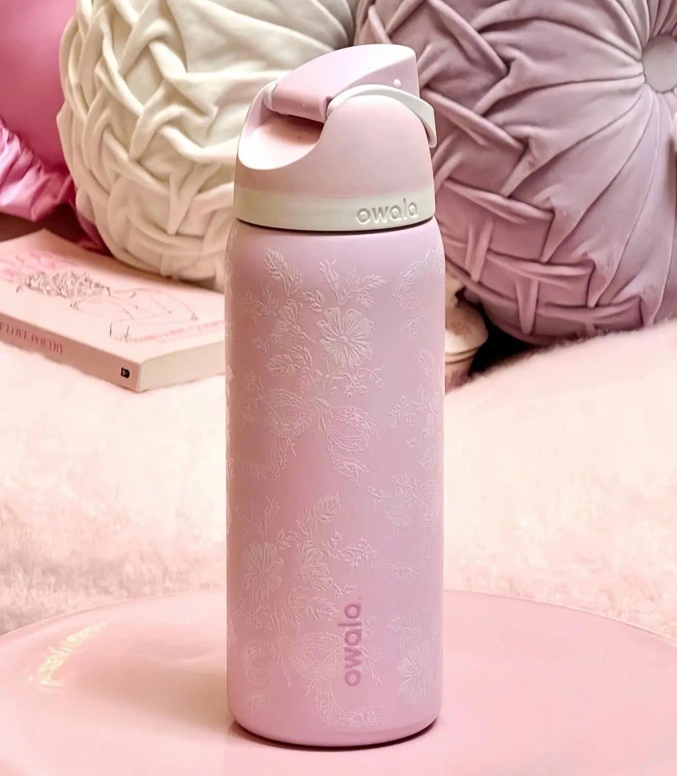Owala Freesip 32oz Girl Pink Ribbon Toile Urban Outfitters Cup Bottle New Box