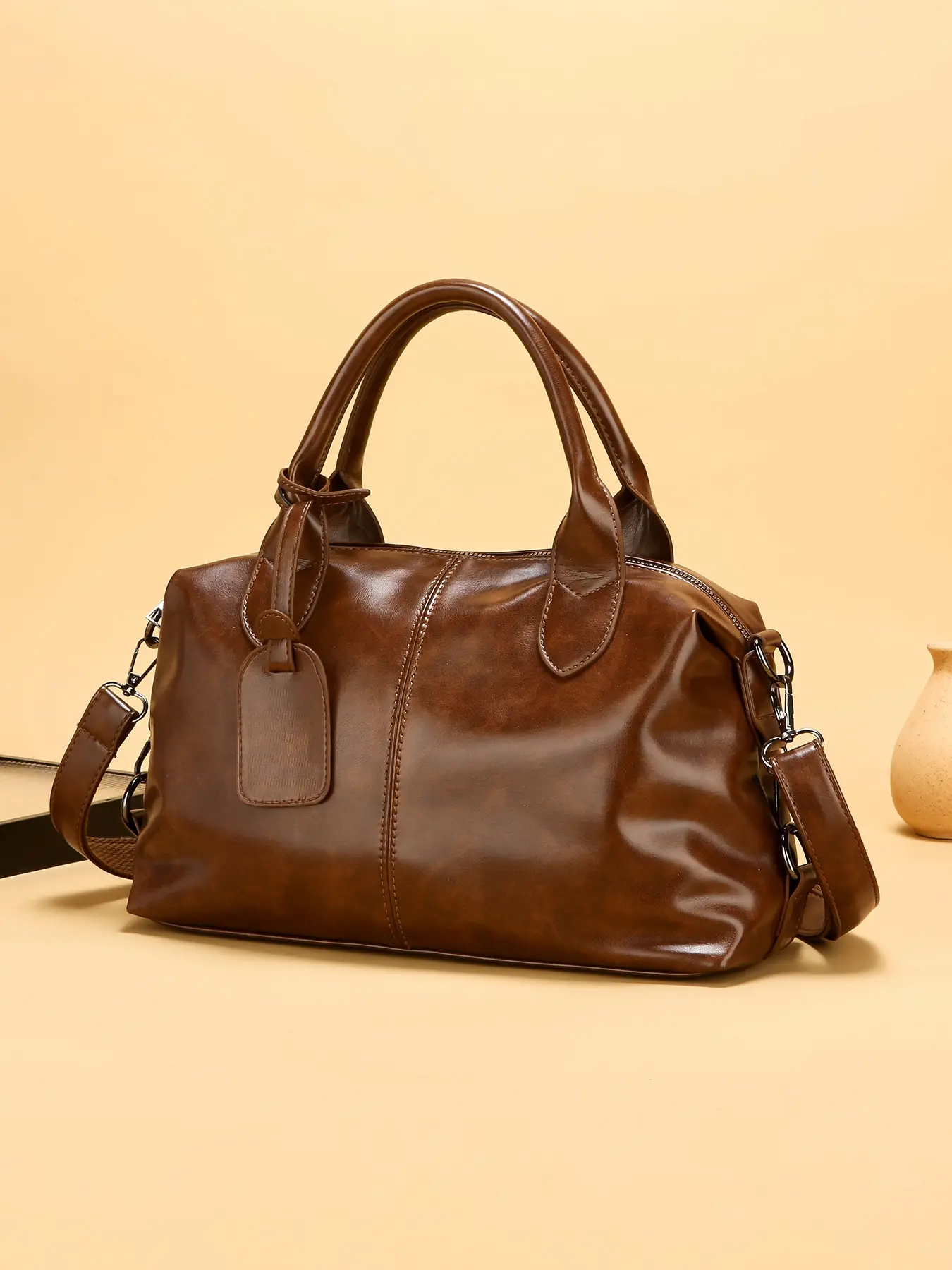 Niche retro fashionable, versatile one-shoulder handbag, simple and classic Boston bag shape, available in multiple colors, suitable for commuting, daily business trips, shopping, etc., Casual commuter bag, Fashionable Bags, Casual Messenger Bags