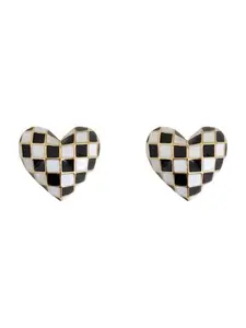 These checkerboard heart-shaped stud earrings are stylish enamel statement earrings that are versatile, trendy, and exquisite jewelry, making them an excellent choice for birthday and Valentine's Day gifts