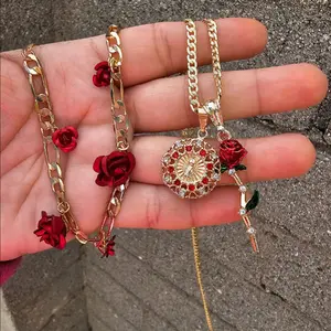 Virgencita Rosa roja set necklace