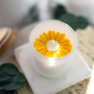 Daisy flower candle, Soy candle, flower candle favor,Chamomile Candle, White Jars Candle
