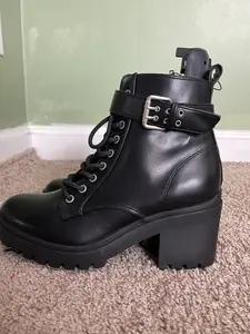 No Boundaries Woman's Lace up, High heel boots, size US-10 Stylish Walking Shoes Elegant