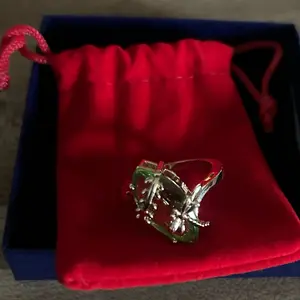 Dragon fly gold peridot ring