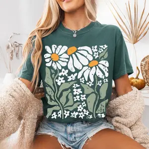 Comfort Colors Boho Daisy Flower T-shirt, Botanical Tee, Wildflower Shirt, Retro Floral T-Shirt, Plant Shirt, Gardener Tees