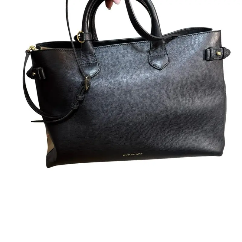 Pre-owned BURBERRY leather Tote Bags Tote Bag Large Black Banner, Gold Zip, Material, Suitable for Travel Bags & Office Use