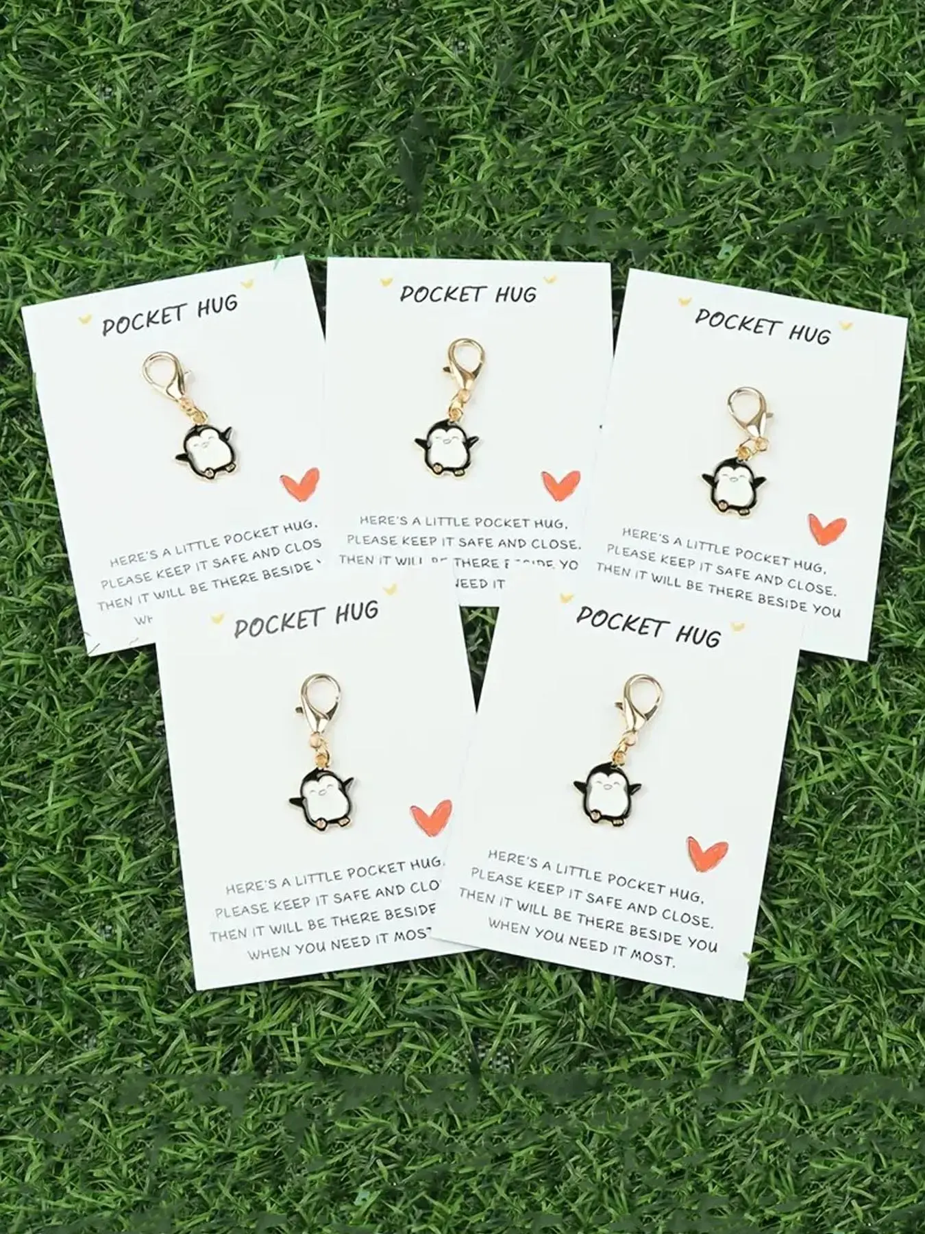 3pcs/5pcs Cute Penguin Keychain Pendant, Hug Card With Inspirational Pocket, Cartoon Animal Keychain, Keychain Kawaii, Alloy Keychain, Support Gift For Friends And Family, Missing You Hug Token, Party Favor, Keychain Set