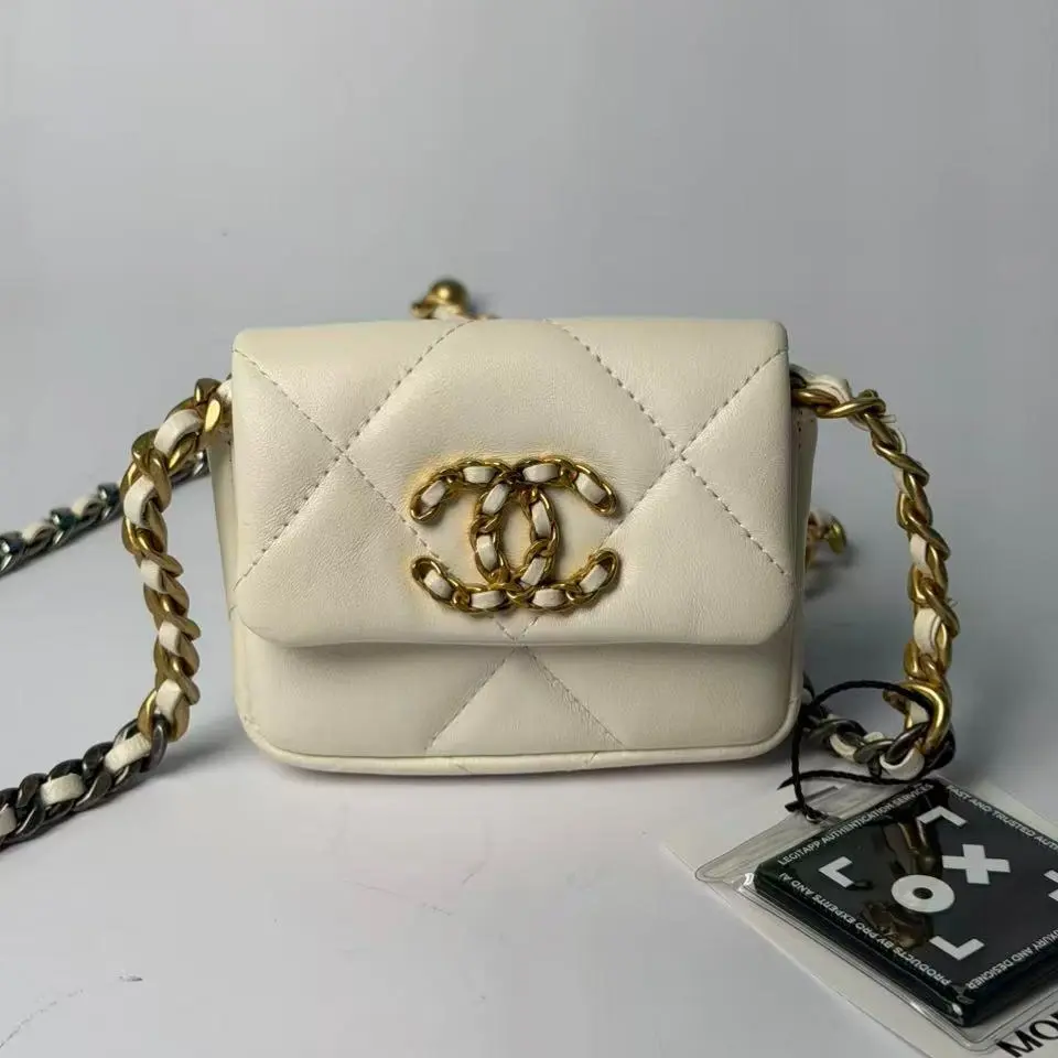 Pre-owned CHANEL x x 19 Flap Coin Purse