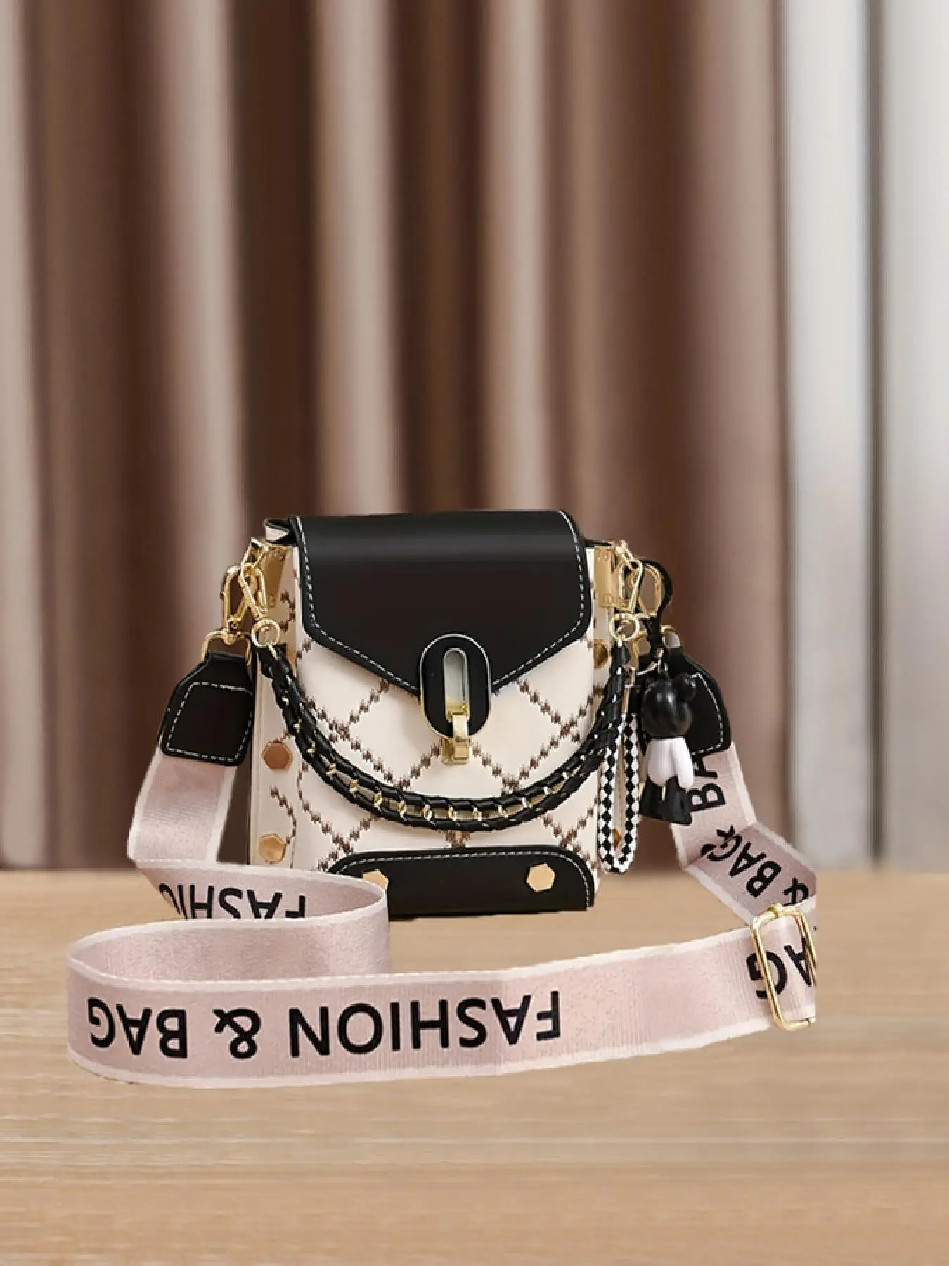 1 Piece Fashion Letter Label Decorated Strap Crossbody Bag, Elegant Pu Leather Zipper Shoulder Bag for Women, Retro All-match Commuter Bag for Daily U