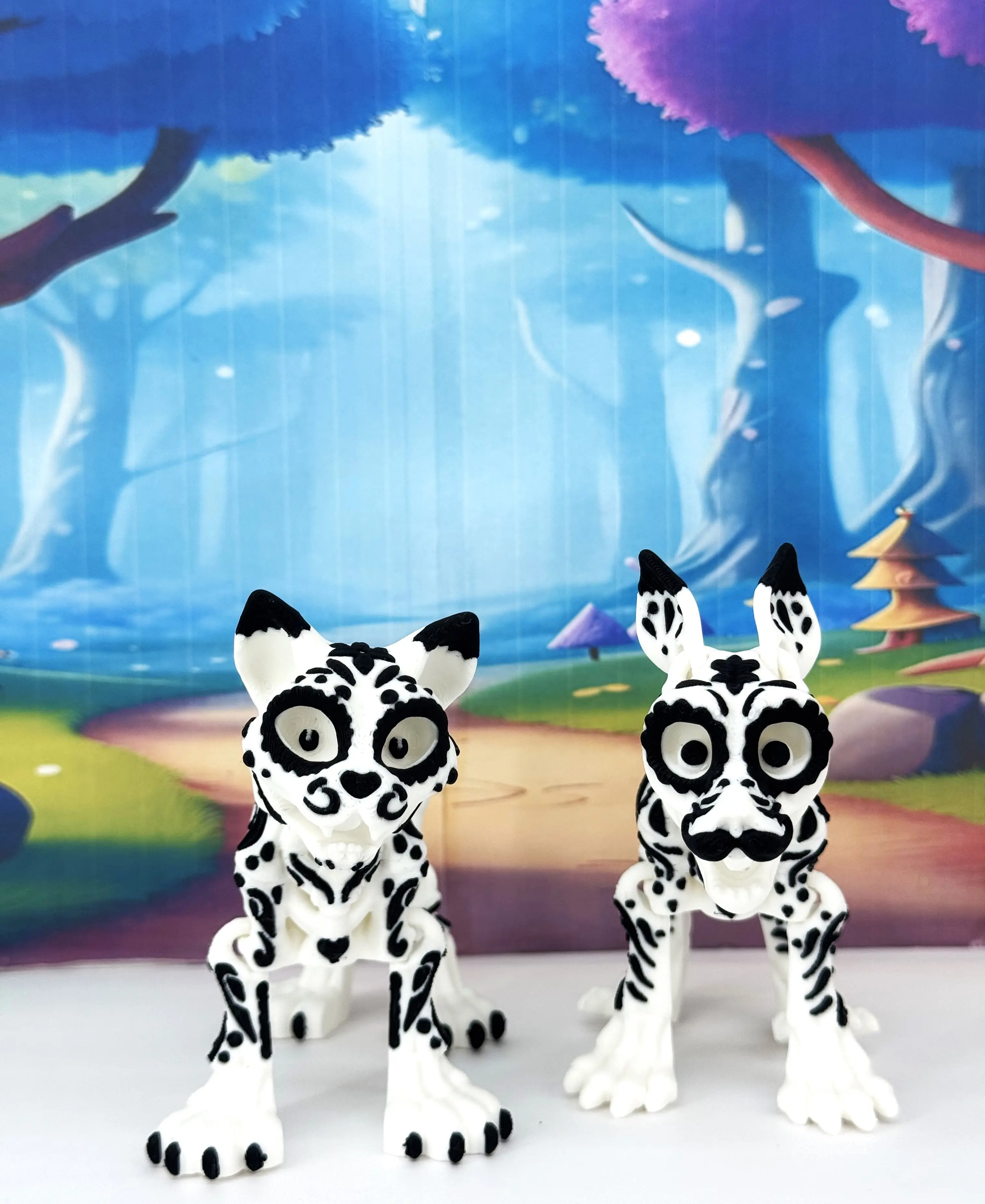 2pcs Posable Dog and Cat Skeleton Halloween Decoration Full Body Movable Joints Skeleton Animals for Indoor Outdoor Graveyard Party Haunted House Party Decor 6 Inches -AS-Dog-Cat