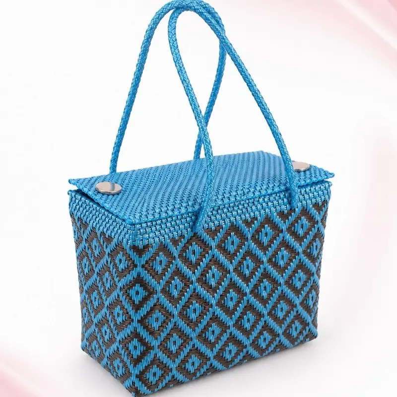 Lonchera plástico jumbo - Eco-Friendly Recycled Plastic handbag - Hermosa Bolsa hecha con plástico reciclado - Artisanal Handcrafted Mexican Handbag, bolsa artesanal hecha en México