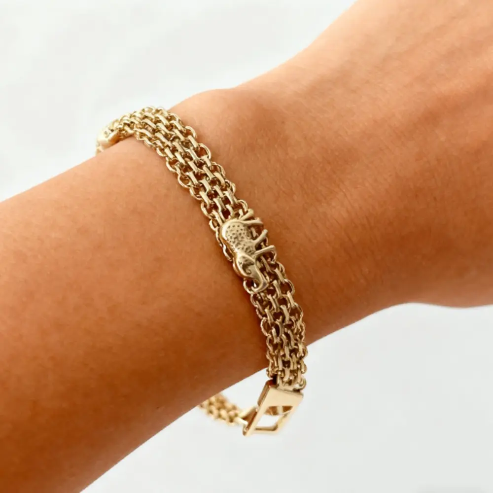 Women's Gold-Plated Elephant Charm Bracelet - Adjustable Stackable Costume Jewelry with Magnetic Heart Clasp, Bracelets for Women, Symbol of Strength and Good Fortune, Bestie Gift, Stackable Bracelets