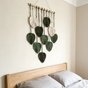 Handmade Leaf Theme Wall Hanging Rug, 19.68x31.49 Inches Knitted Decorative Mat, Perfect for Home Decoration