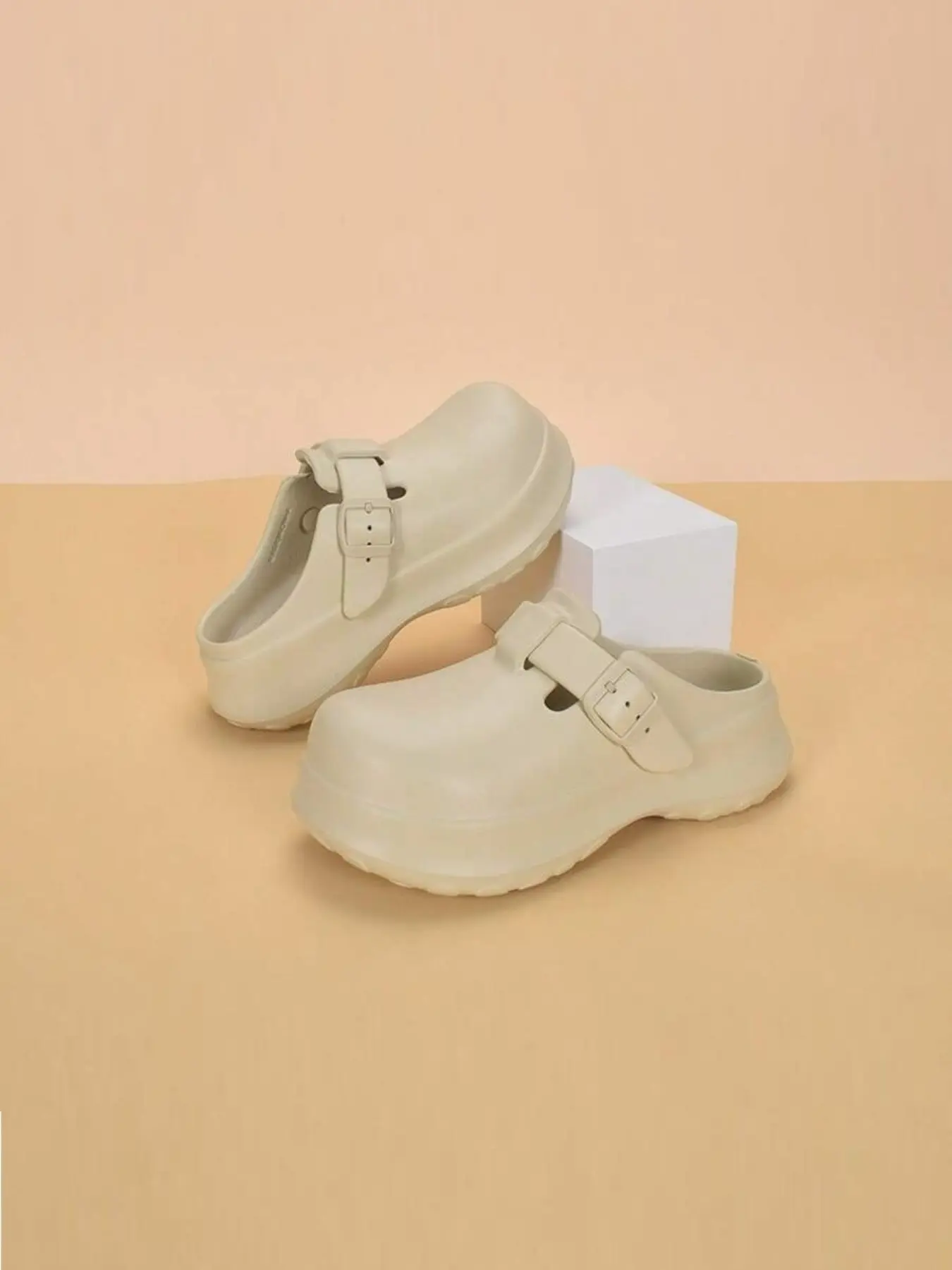 Women's Boken Shoes, Comfortable Hole Design, Eva Material Anti-Slip Slippers, Non Slip Clogs, Clogs Shoes, Eva Clogs Mules, Casual Wear, Perfect for Daily Use, Stylish and Durable