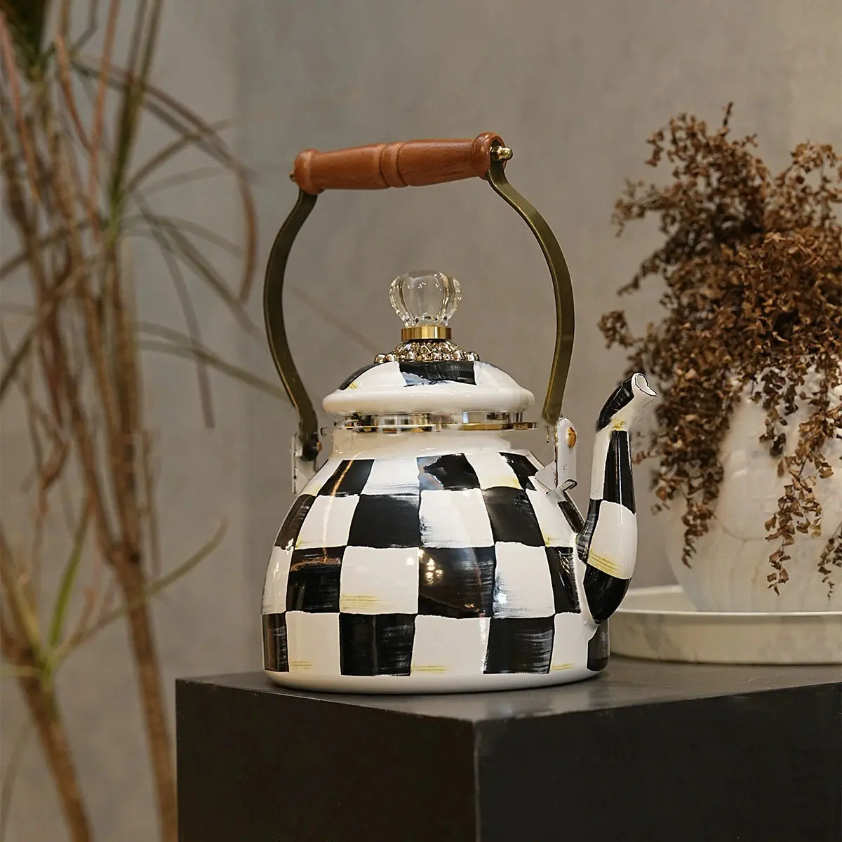 2.5L Classic Plaid Wood Handle Enamel Tea Kettle, Large Capacity Inclined Water Jug, Vintage Style, Chessboard Design, Drinkware,gallon