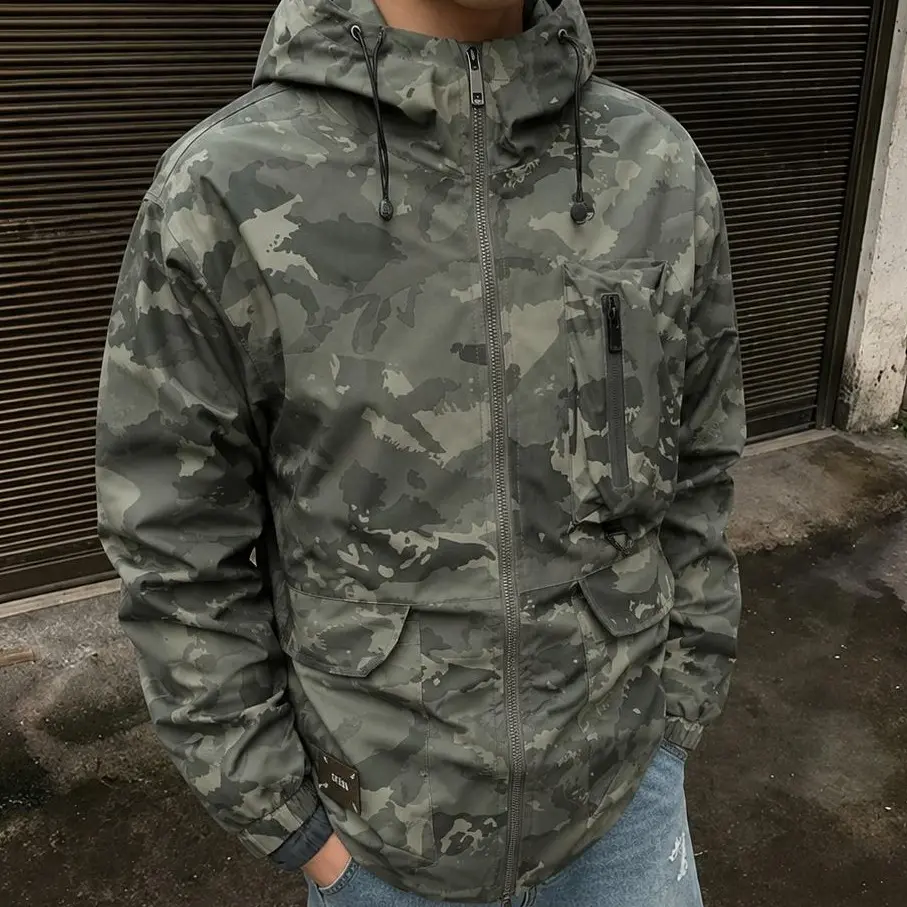 Men's Woven Camo Jacket, a Casual Lightweight and Waterproof Zip-Up with Drawstring Hood and Pockets for Fall & Spring, Zippers/Pockets, Coats, Print