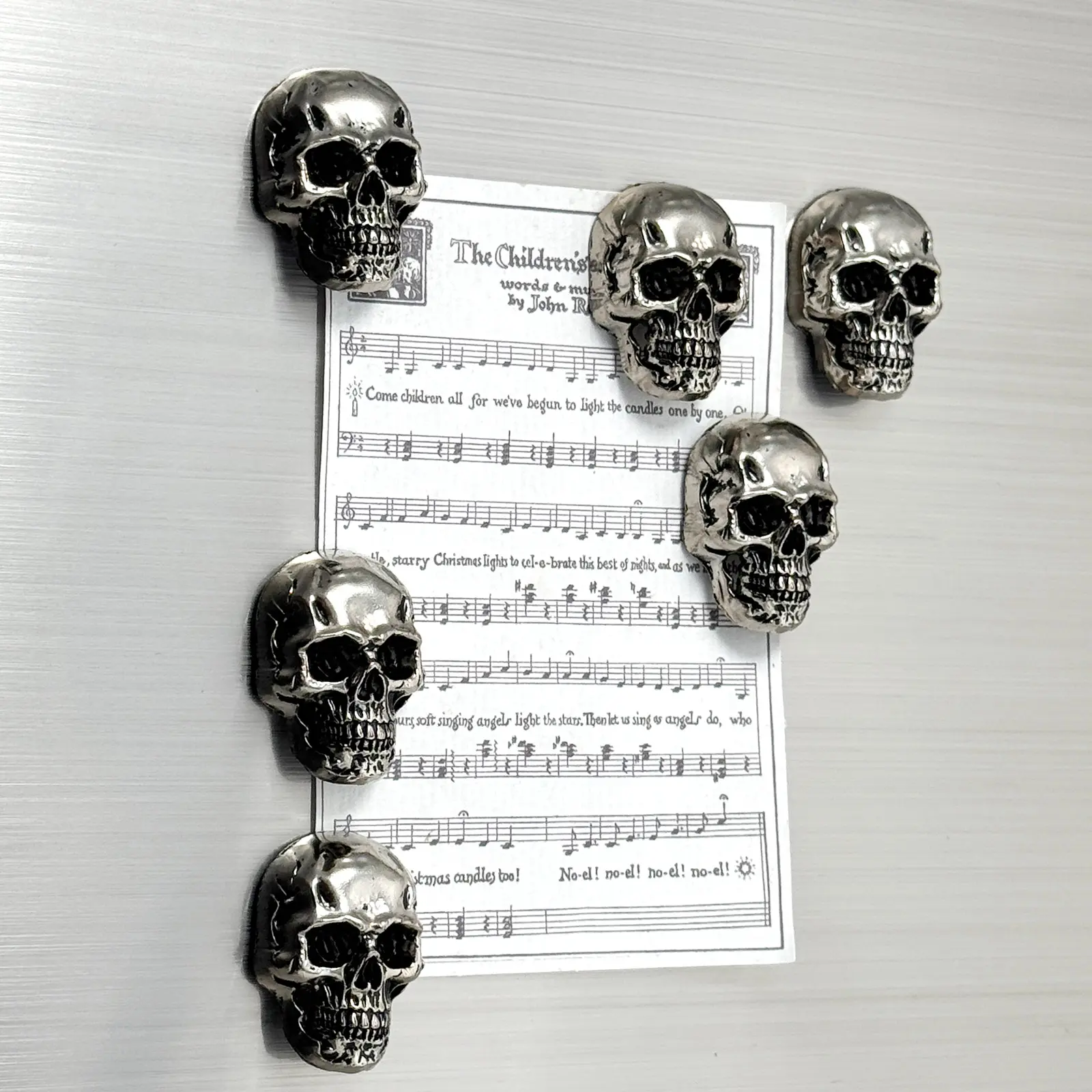 6-Pack 3D Skull Metal, Gothic Horror Decor, Refrigerator Decorating Magnet, Strong Magnetic Creative Stickers for Kitchen Office Storage Cabinet Decoration, Decorative Fridge Magnets, Magnetic Item