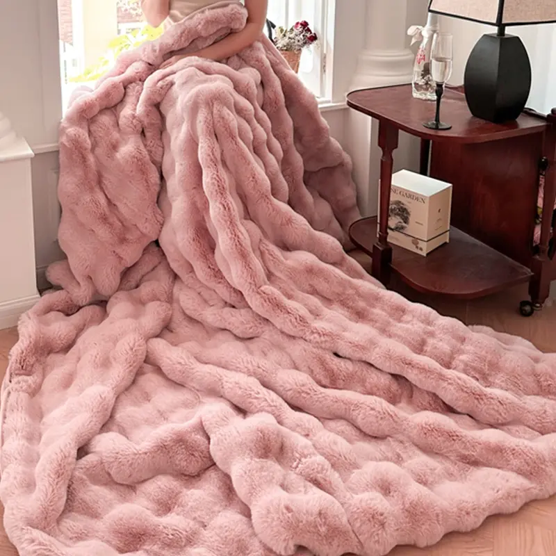 Ultra-Soft Artificial Rabbit Fur Blanket, Fluffy Blanket, Soft Cozy Blanket, Soft Comfy Blanket, Soft Warm Blanket, Decorative Bedroom Blanket, No Balling, Ideal for Dormitory/bedroom/sofa Decoration, New Year Gift