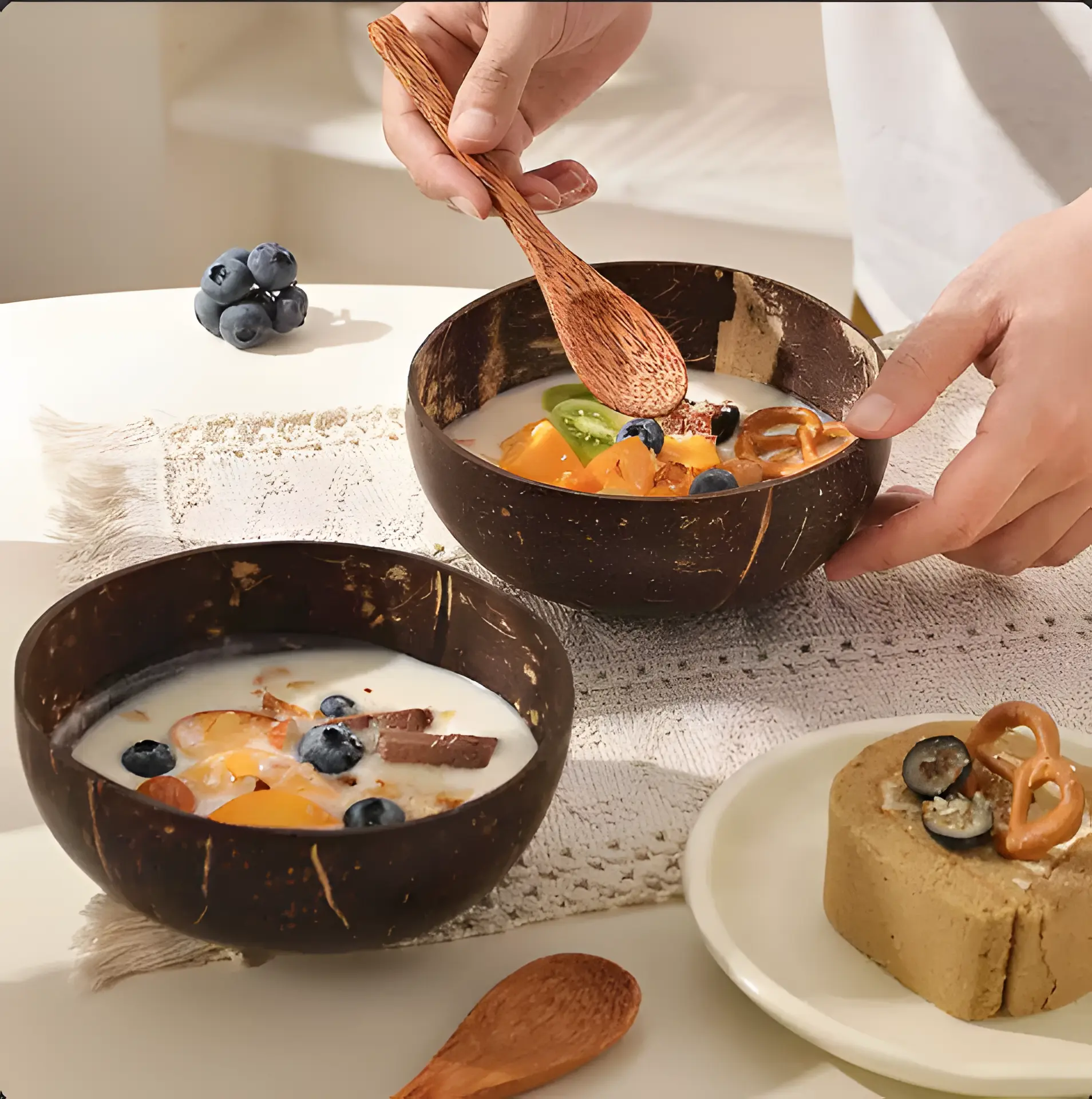 Floral Coconut Shell Tableware Set - 2 Bowls (800-1000ml), 2 Spoons, Fruit Bowl, Ideal for Salads, Smoothies, Kitchen Gift
