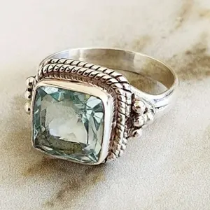 Elegant classic ring for women suitable as gift, daily wear, party wear