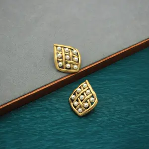 Vintage Style Pearl Earrings Woven-pattern Stud Earrings Medieval Style Accessories Geometric Design 925 Silver Needle Fashion Accessories