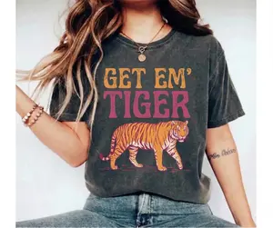 Comfort Colors® Retro "Get Em' Tiger" Vintage Graphic Tee - Comfort Colors Distressed Tiger T-Shirt
