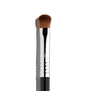Sigma Beauty E54 Medium Sweeper Brush | Ideal for Applying and Blending Eyeshadow on the Lid and Crease | Precise Application and Seamless Blending
