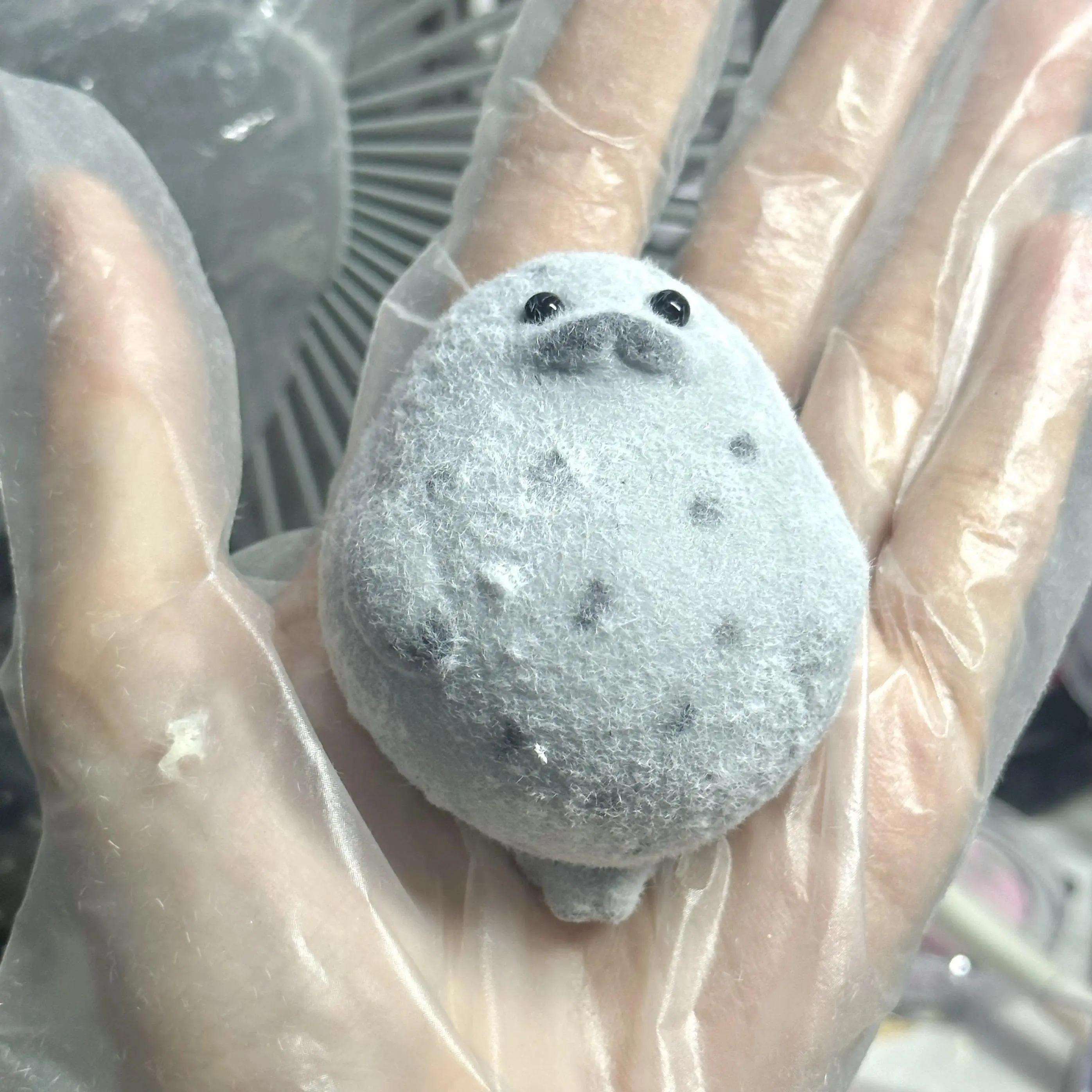 Handmade Silicone Chubby Shape Funny Kawaii Mochi Taba Squishy White Seal Stress Reliever Toy - Cute Fidget Toy for Girls' Birthday Gifts, Kids' DIY & Felt Crafts Activity Supplies
