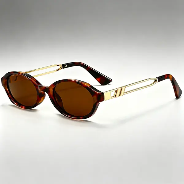 Women's Vintage Cat-Eye Sunglasses with Tortoiseshell Frame, Hollow Gold Temples and Square Buckle Detail, Classic Brown Lens Eyewear, Classic Vintage Sunglasses, Trendy Vintage Sunglasses