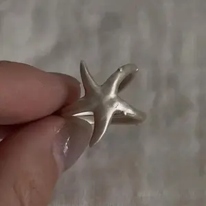 Starfish Ring for Women, Adjustable Ocean-Inspired Statement Ring in Matte Silver – Boho Beach Jewelry, Summer Vacation Aesthetic, Sea Lover Gift, Resort Style Jewelry, Coastal Chic Accessory, Minimalist Sea Creature Design