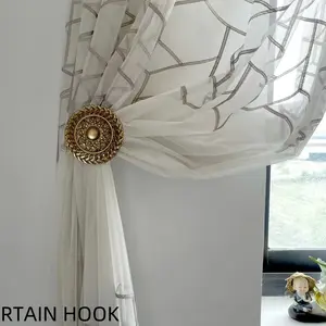 2pcs European Style Carved Pattern Curtain Hooks, Living Room Balcony Wall Hooks, Vintage Decorative Wall Hooks, Elegant Home Accessories