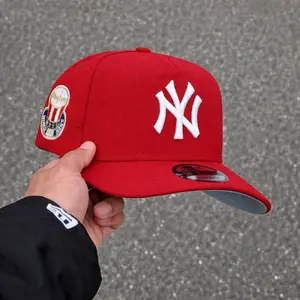 New Era New York Yankees Red Snapback Hat Bold White Logo, Streetwear Standout Style, Gorra De Béisbol Para Hombre