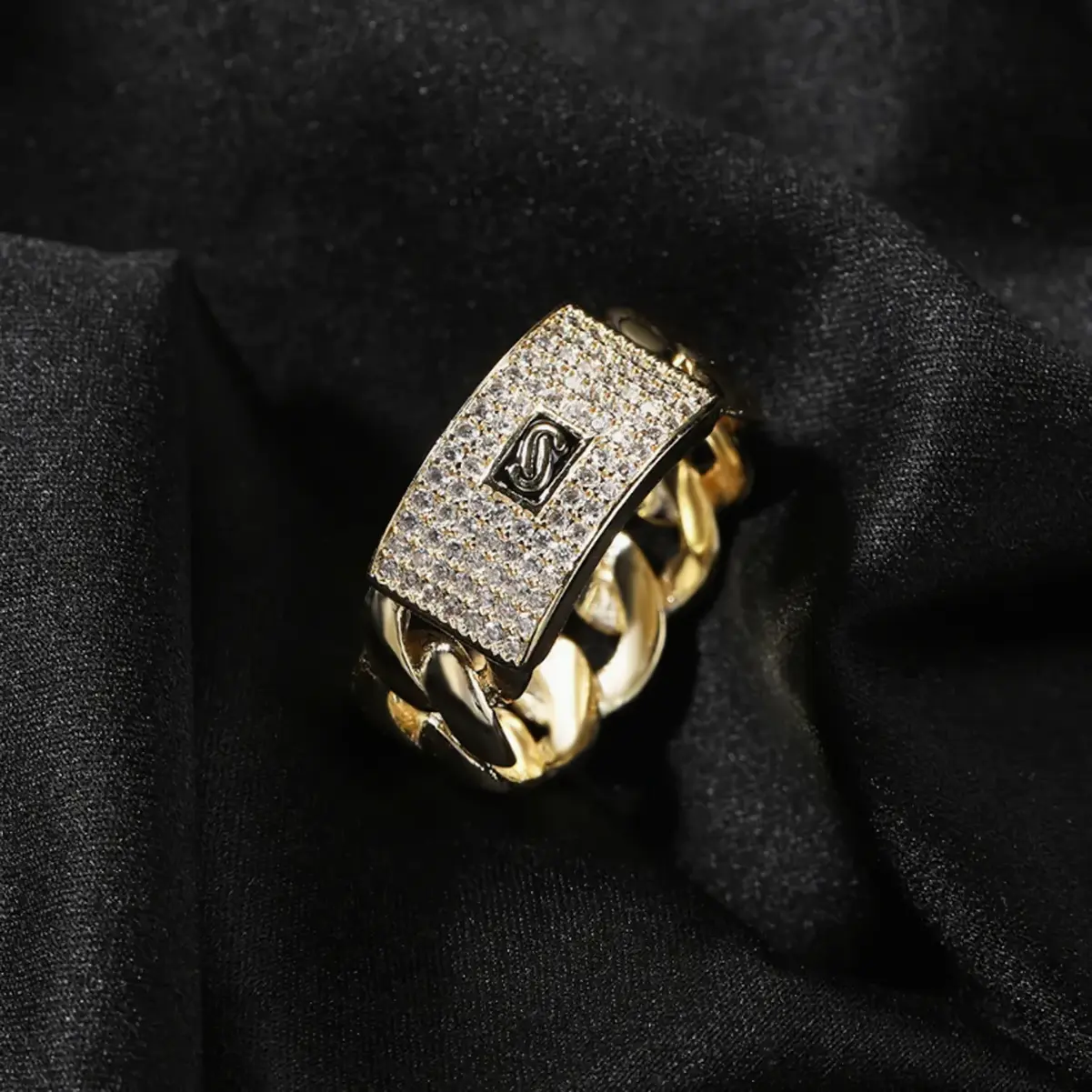 Cuban Link Chain Ring for Women, Minimalist Gold-Plated Stainless Steel Stacking Band, Elegant Casual Linked Fashion Accessory, Casual Ring Linked, Finger Rings