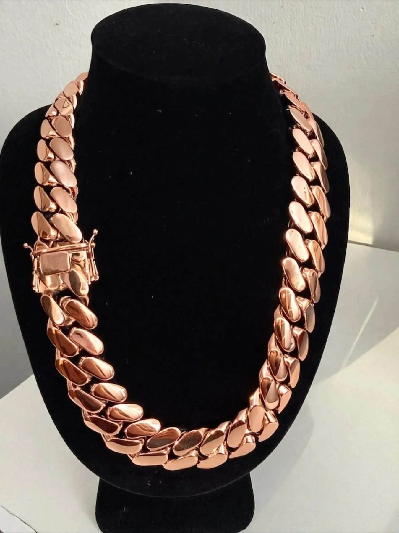 Handmade rose gold plated Cuban chain 20mm unisex jewelry men's Cuban chain - chunky links - holiday gift, durable plating, stylish and long-lasting, standard for rap outfits, high-end hip-hop style rose gold big necklace