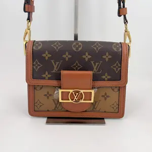 Pre-owned Louis Vuitton leather Crossbody Bags Dauphine Mini Shoulder and Crossbody Bag