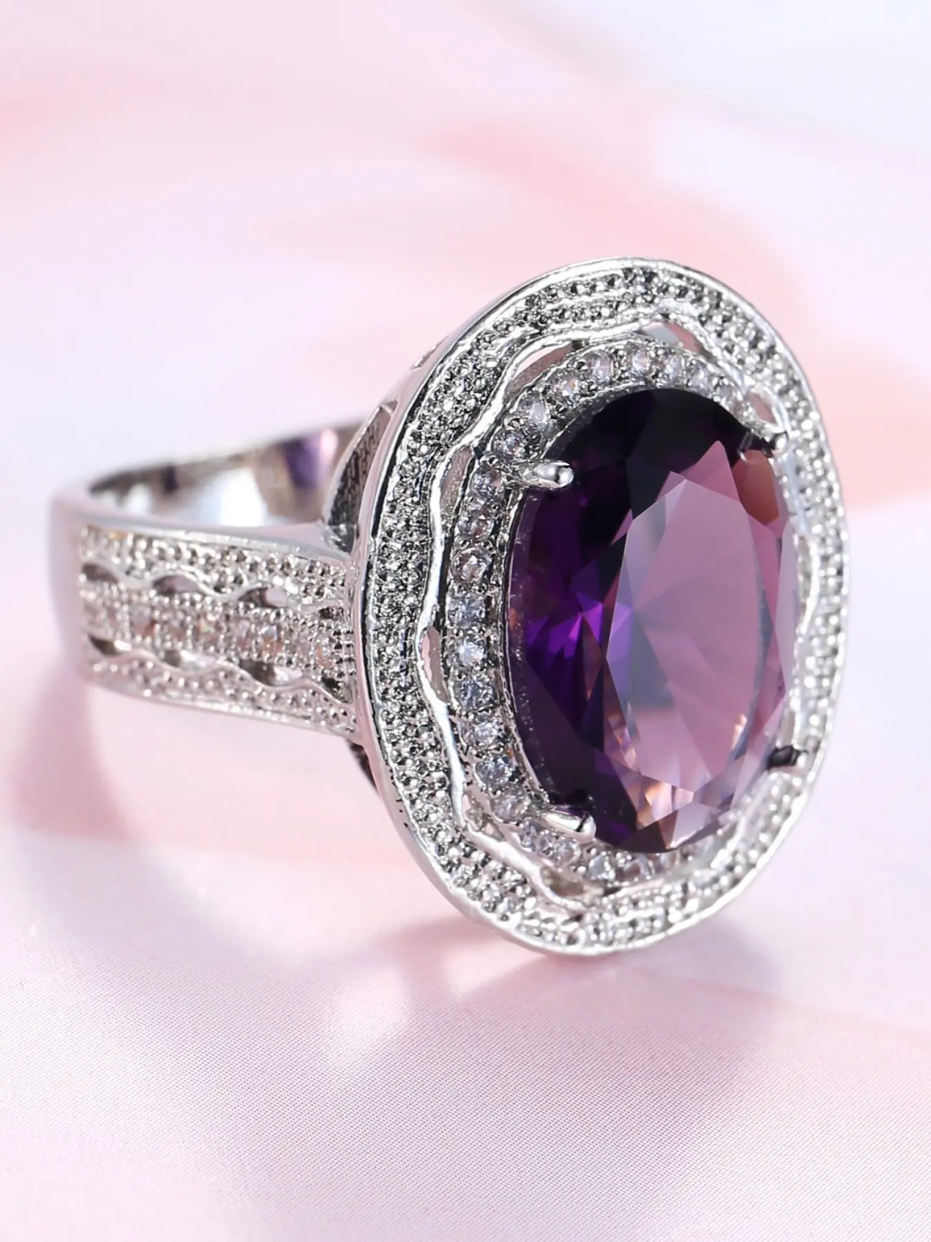 Fashion Oval Cut Purple Zircon Rings for Women Elegant Glittering Twilight Ring ,Wedding Engagement Jewelry , Valentine's Day, Christmas gifts