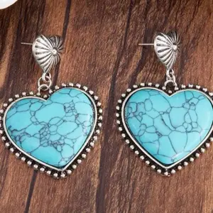 Western Stone Earrings for Women Heart-Shaped Turquoise Accents Elegant Western Style Jewelry