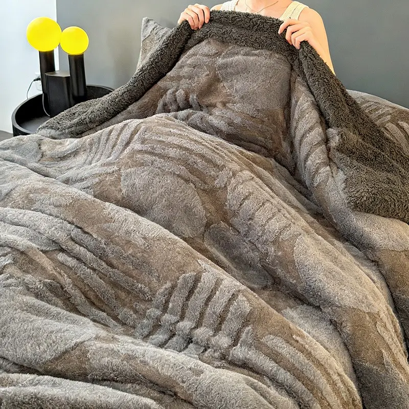 Double-Sided Plush Blanket, Thick Heavyweight Insulated, Geometric Pattern, Vintage Simple, Anti-Pilling, Winter Warmth, Cozy Blanket Throw, Warm Bedroom Blanket