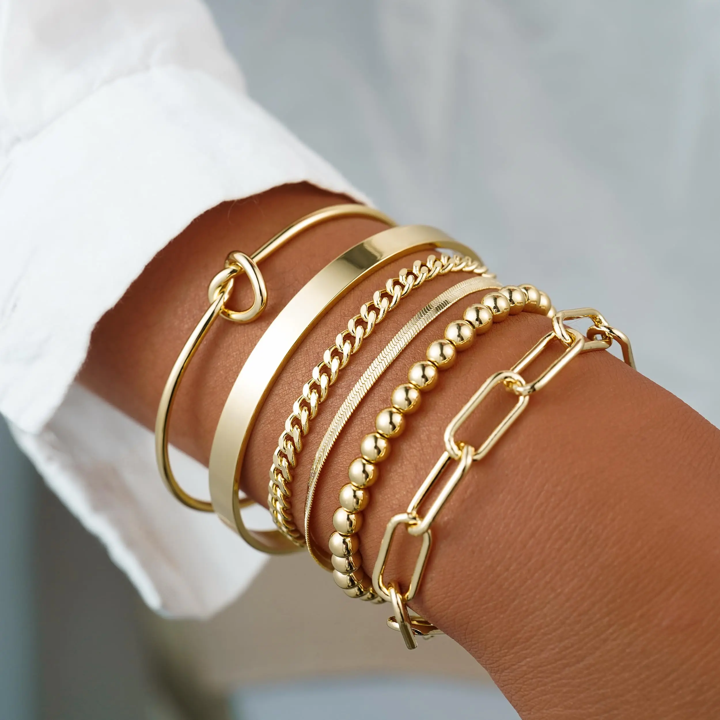 VENOCO Women's 6PCS 14k Gold-Plated Brass Charm Bangle Cuff Set - Dainty Stackable Bracelet Stacks with Beaded Paperclip Chain Links, Non-Tarnish Jewelry, Accessories for Women, Giftable Costume Bracelets