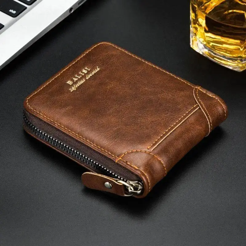 Men's Retro Short Wallet in Durable PU Leather, Casual Premier League Sports Fan Accessory with Zipper, Card Slots & Coin Pocket, Casual Wallet, Durable Wallet