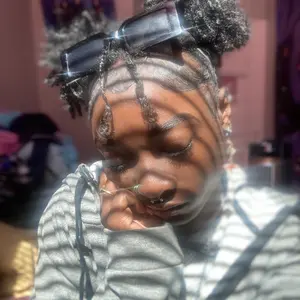 Product Review of STRONG HOLD- THICK EDGES- EDGE CONTROL BASK AND LATHER Gel Haircare strong  edge from **