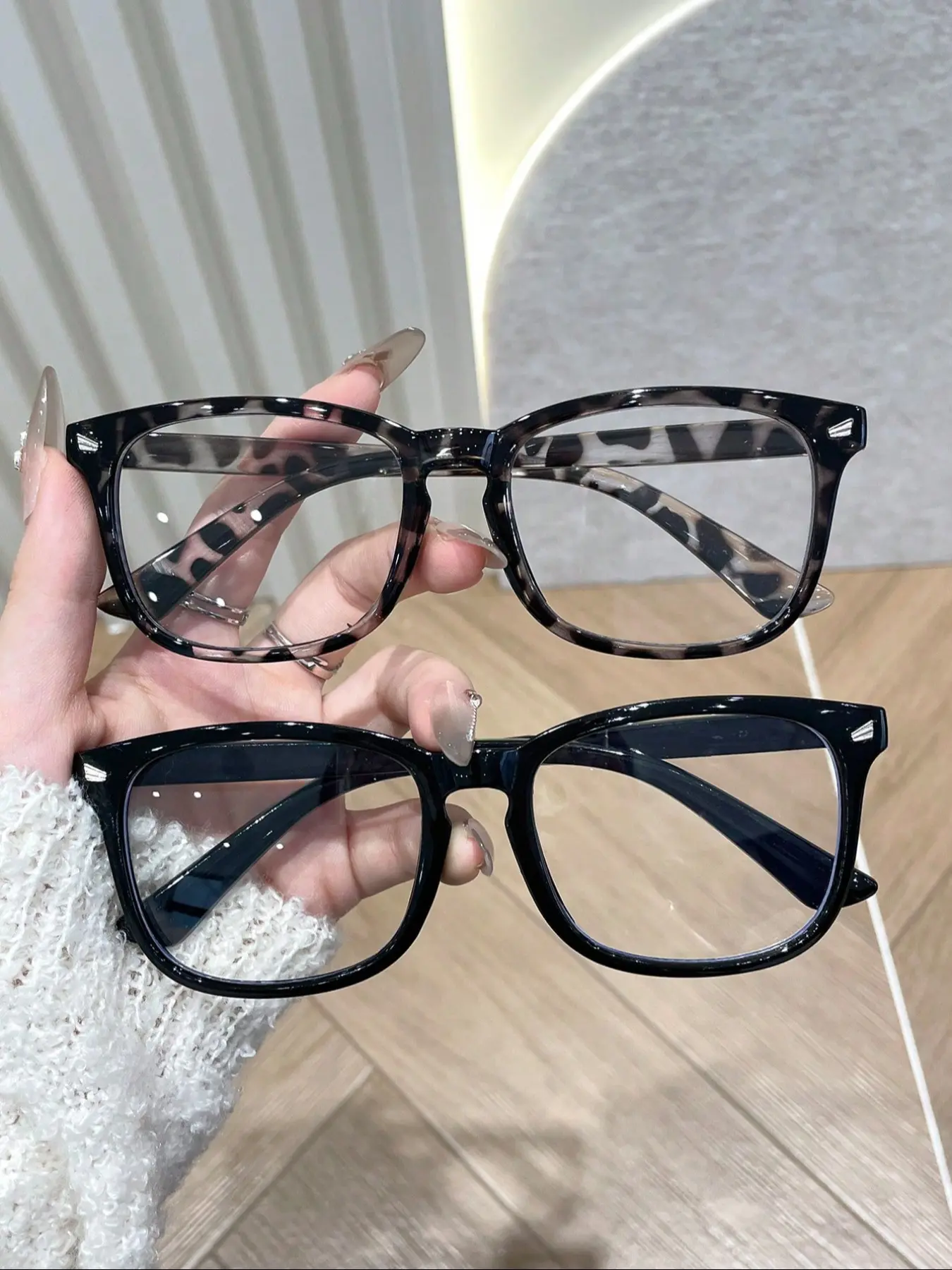 Women's Classic Leopard-Pattern Casual Eyeglasses, Lightweight Durable Frames for Daily Life and Casual Activities, Fashion Glasses, Trendy Casual Eyeglasses