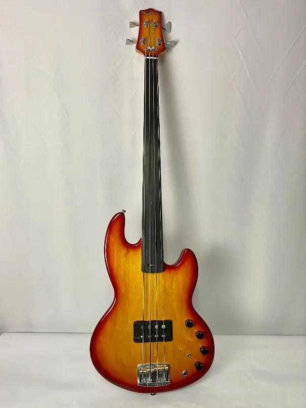 Form Factor Audio Wombat 4 String 34" Scale Fretless Bass Cherry Burst