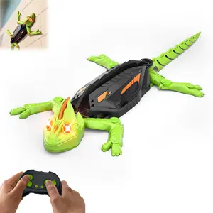 Electric Wall Crawler Gecko Toy with LED Glowing Eyes, 360° Spin, Fun Indoor Party Toy & Easter Gift