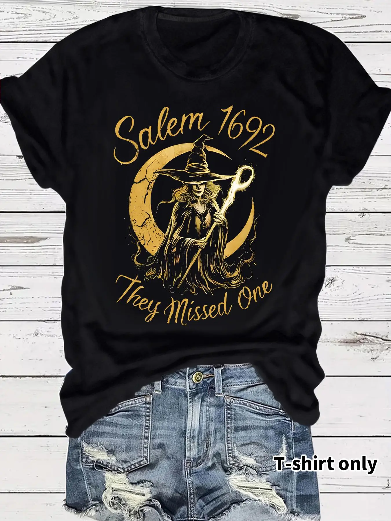 Women's Salem 1692 Witch Shirt, Vintage Halloween Shirt, Casual Fitted Round Neck Short Sleeve T-shirt for Daily Wear, Ladies Summer Clothes, Top, Womenswear