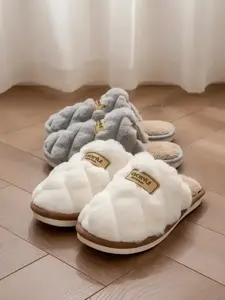 Women’s Warm Plush Checkered House Slippers – Classic Color Block Cozy Indoor Shoes with Faux Rabbit Fur Lining, Elegant Letter Design, Soft Non-Slip Sole, Comfortable Home Footwear & Perfect Gift, Casual Home Slippers