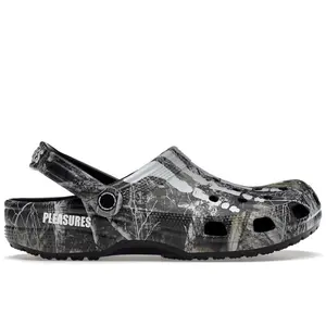 Crocs Men's Classic Clog Pleasures Skeleton Realtree Edge Camo, from StockX